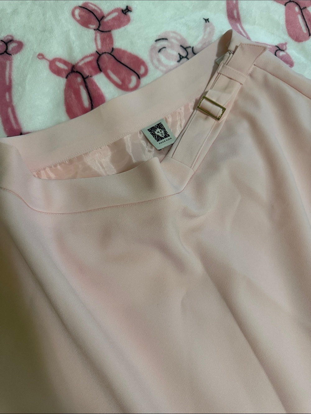 Anne Klein Blush Pink A-Line Skirt with Gold Buckle